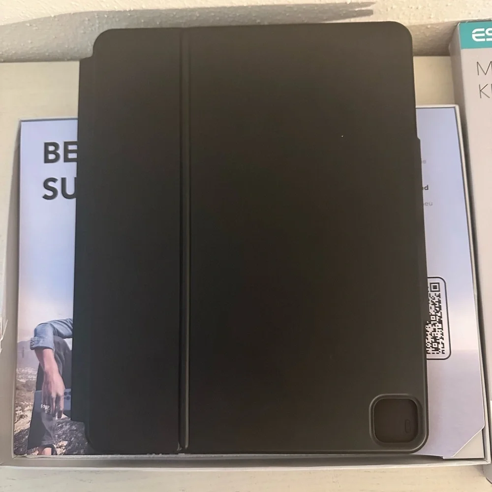 ESR Magnetic Keyboard Case, for iPad Pro 12,9 (2022/2021/2020/2018)